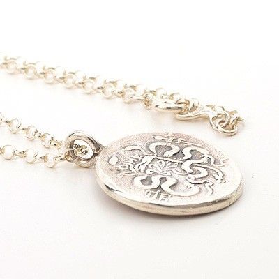 シルバーネックレス