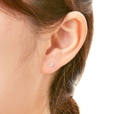 ホワイトゴールドスタッドピアス