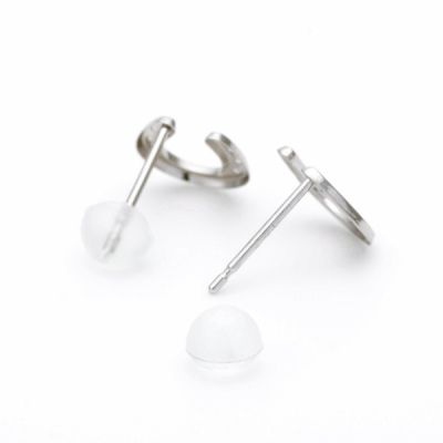 ホワイトゴールドスタッドピアス