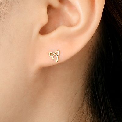 イエローゴールドスタッドピアス