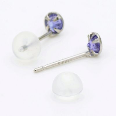 ホワイトゴールドスタッドピアス