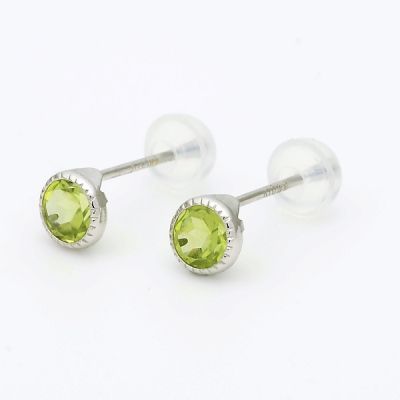 ホワイトゴールドスタッドピアス