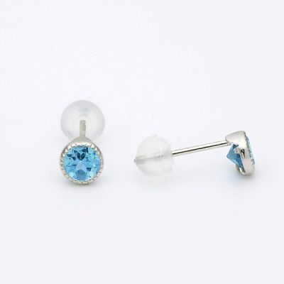 ホワイトゴールドスタッドピアス