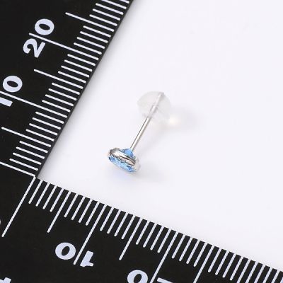 ホワイトゴールドスタッドピアス