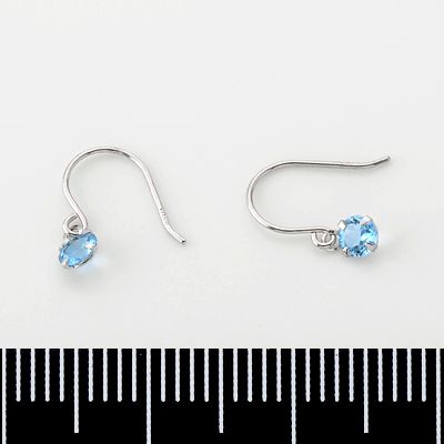 ホワイトゴールドフックピアス