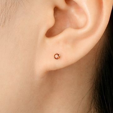 イエローゴールドスタッドピアス