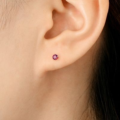 イエローゴールドスタッドピアス