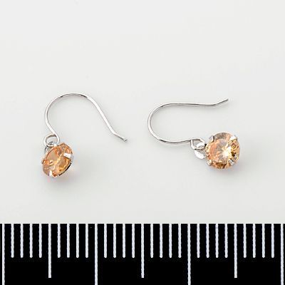 ホワイトゴールドフックピアス