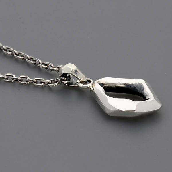 シルバーネックレス