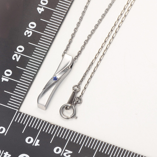 シルバーネックレス