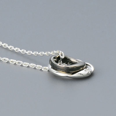 シルバーネックレス