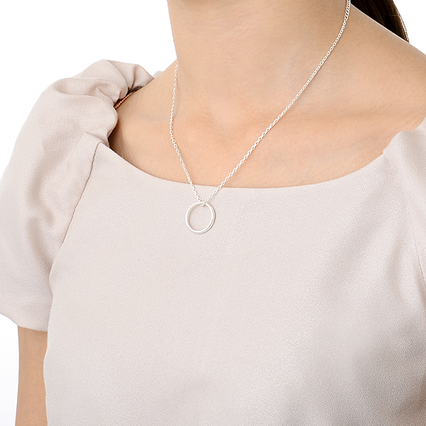 シルバーネックレス