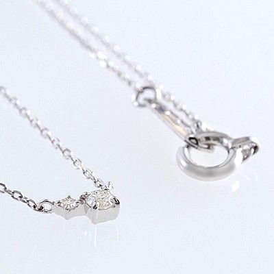 ホワイトゴールドネックレス