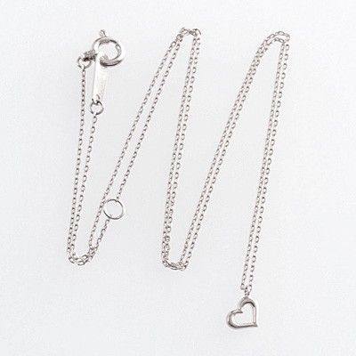 ホワイトゴールドネックレス