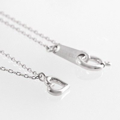 ホワイトゴールドネックレス