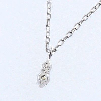 ホワイトゴールドネックレス