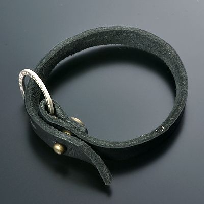 レザーブレスレット