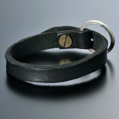 レザーブレスレット