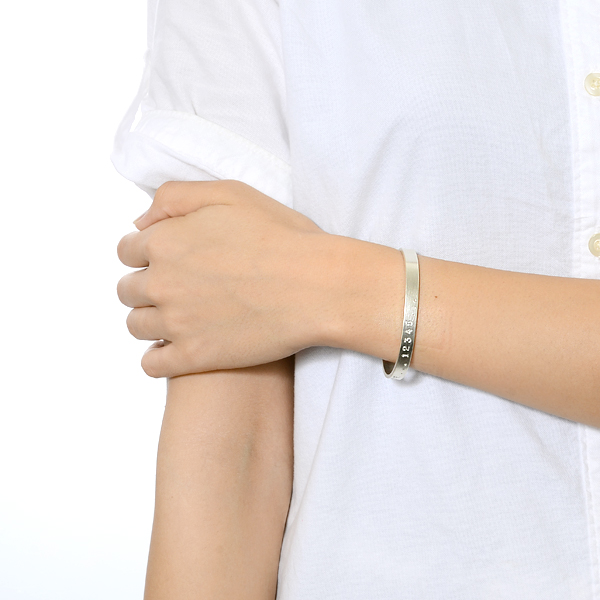 シルバーバングル