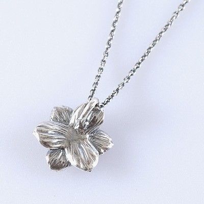 シルバーネックレス