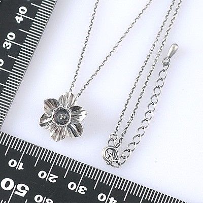 シルバーネックレス