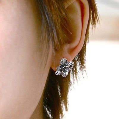 シルバースタッドピアス