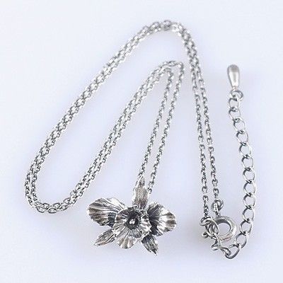 シルバーネックレス