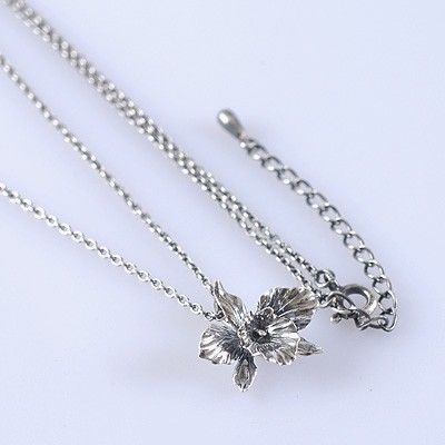 シルバーネックレス