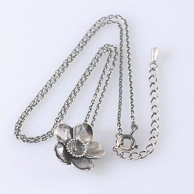 シルバーネックレス