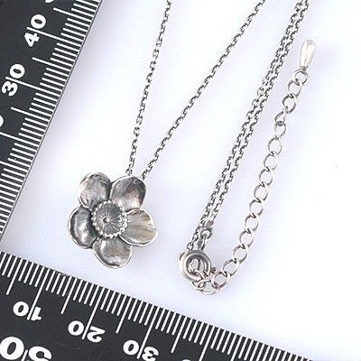 シルバーネックレス