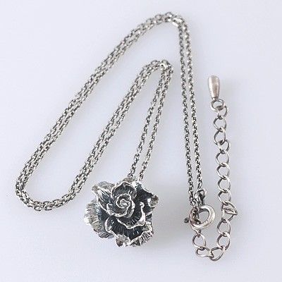 シルバーネックレス