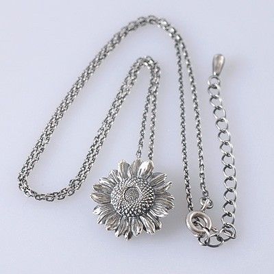 シルバーネックレス