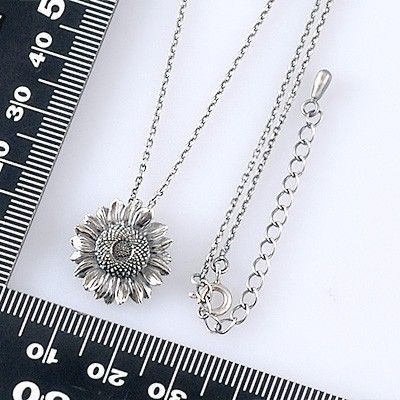 シルバーネックレス