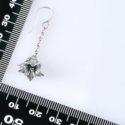 シルバースタッドピアス