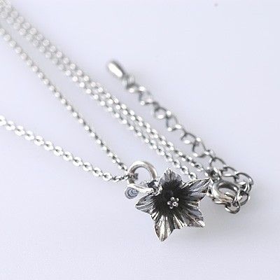 シルバーネックレス