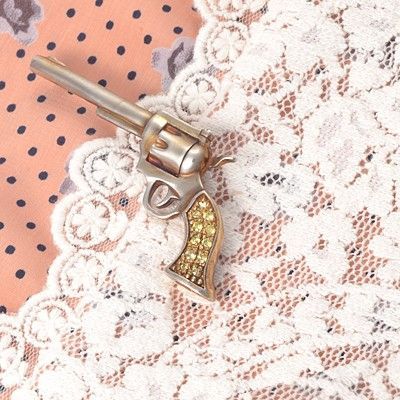 シルバーブローチ