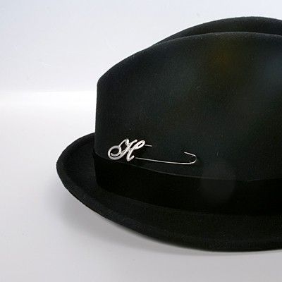 シルバーブローチ