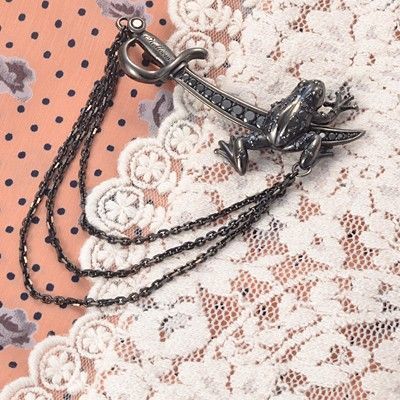 シルバーブローチ