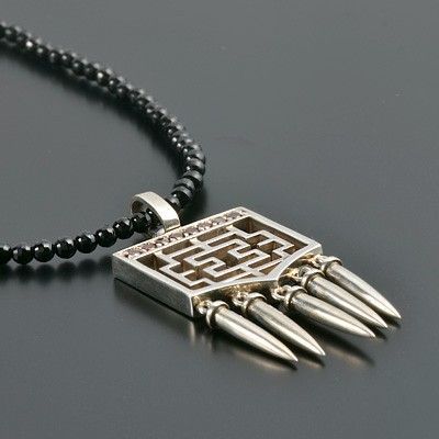 ビーズネックレス