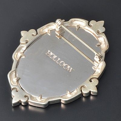 シルバーブローチ