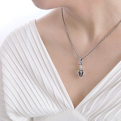 シルバーネックレス