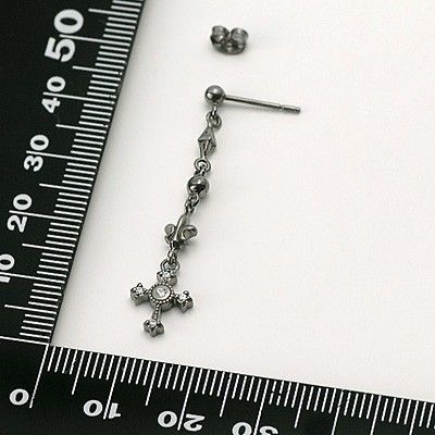 シルバースタッドピアス