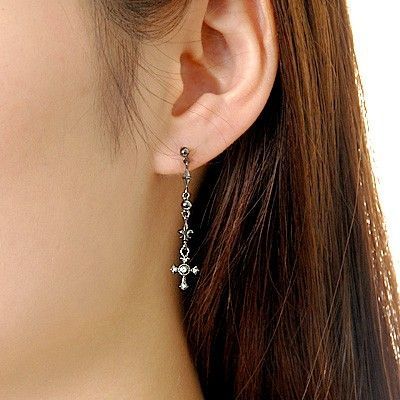 シルバースタッドピアス