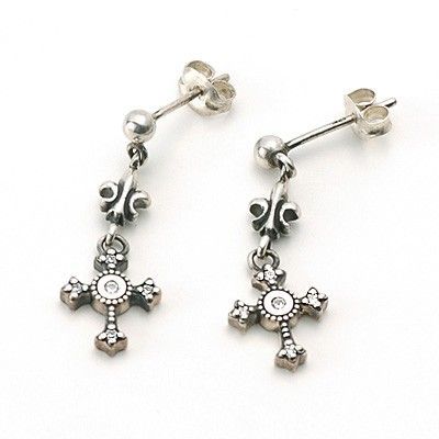 シルバースタッドピアス