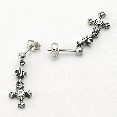 シルバースタッドピアス