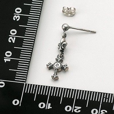 シルバースタッドピアス