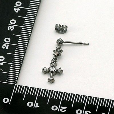 シルバースタッドピアス