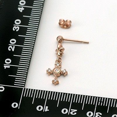 シルバースタッドピアス