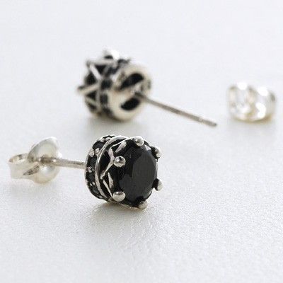 シルバースタッドピアス