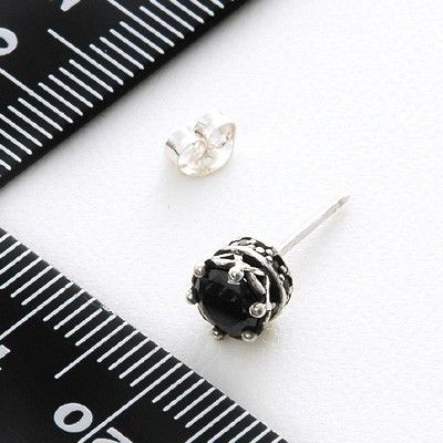 シルバースタッドピアス